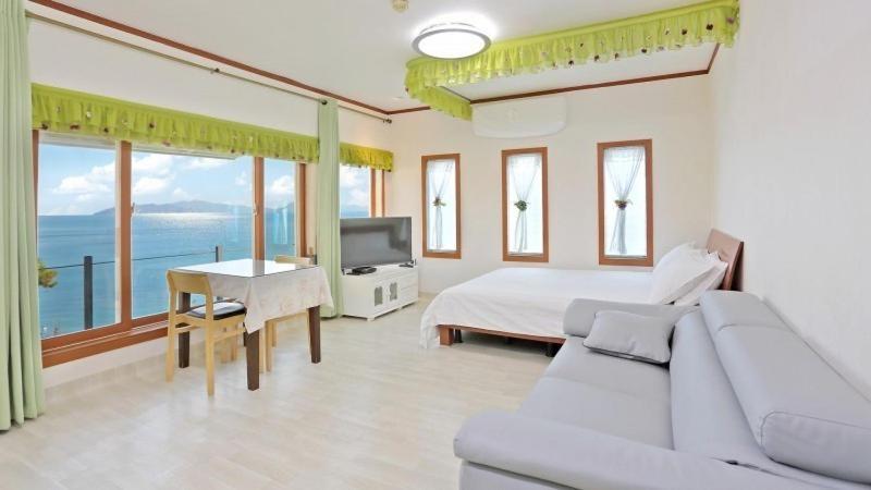 Namhae Eunbit Bada Pension Rom bilde